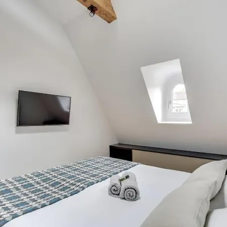 Elegant 2bdr 6p Near Champs Elysées *